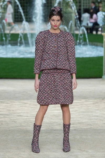 Look 1